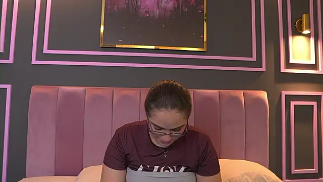 Tayler Kim online show from March 15, 4:35 pm