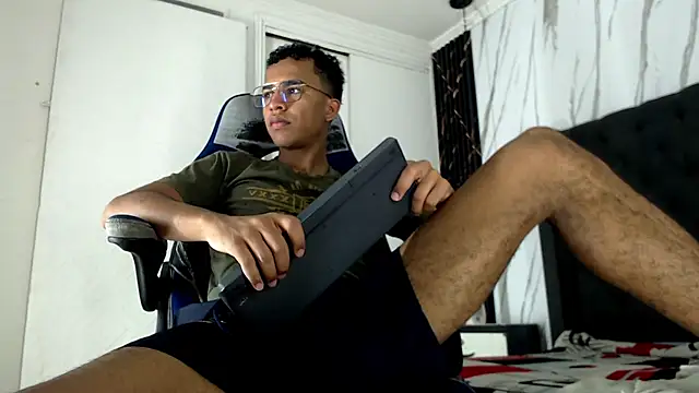 aston xvera online show from November 9, 4:11 am