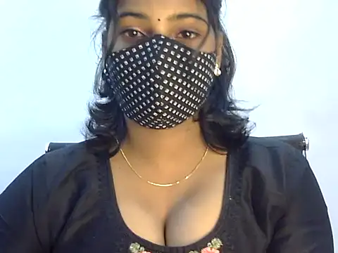 Hott Noor online show from November 2, 7:16 pm