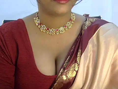 Hott Noor online show from December 2, 6:03 pm