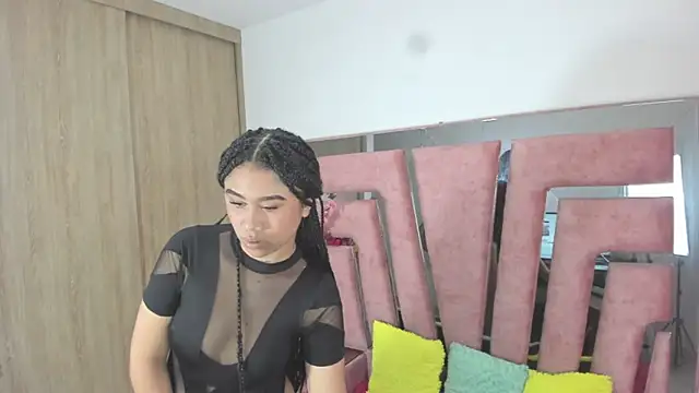 Snapshot of MaraKarly chatting on November 29, 8:23 pm MaraKarly online show from November 29, 8:23 pm