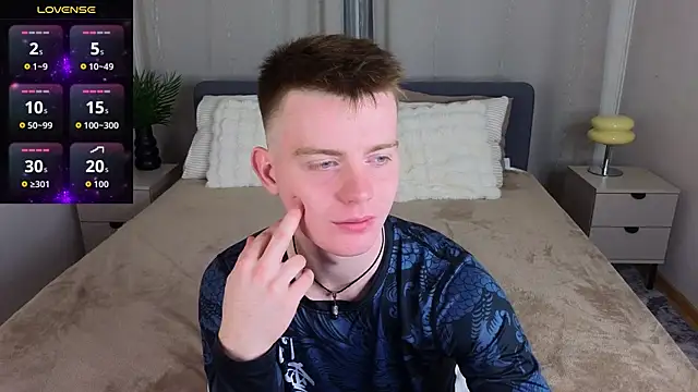 happy de1mos online show from October 11, 9:24 pm