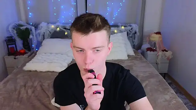 happy de1mos online show from October 23, 9:46 pm