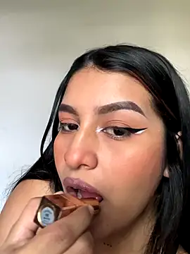  Chloe Smith online show from September 25, 2:10 pm