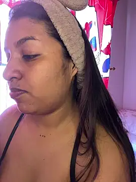 Chloe Smith online show from April 28, 4:12 pm