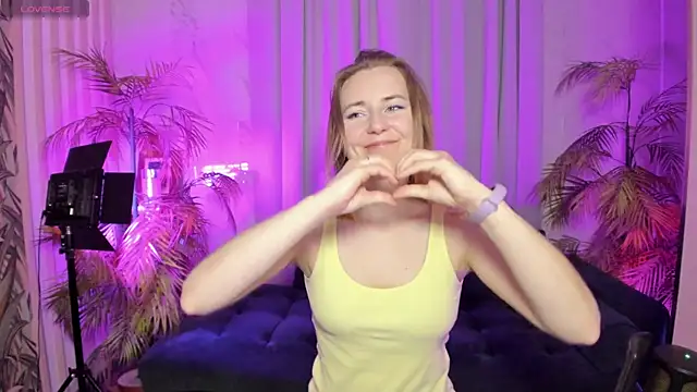 MeggySun online show from October 21, 2:29 pm