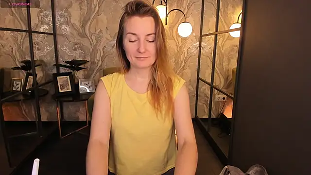 MeggySun online show from November 2, 1:24 pm