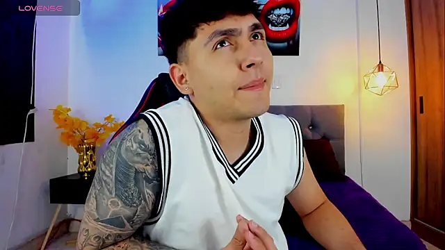 Snapshot of Nicolas_James_Sc chatting on October 28, 1:36 pm Nicolas James Sc online show from October 28, 1:36 pm