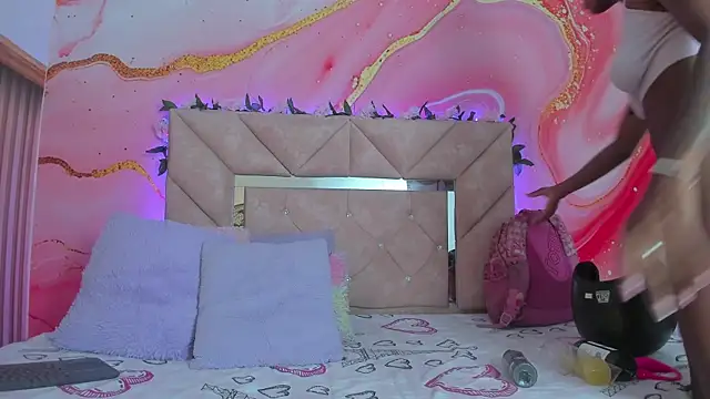 Snapshot of Taylor_oriana_ chatting on November 4, 10:58 am Taylor oriana online show from November 4, 10:58 am