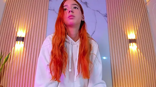 Snapshot of Alana_333 chatting on November 10, 12:26 pm Alana 333 online show from November 10, 12:26 pm