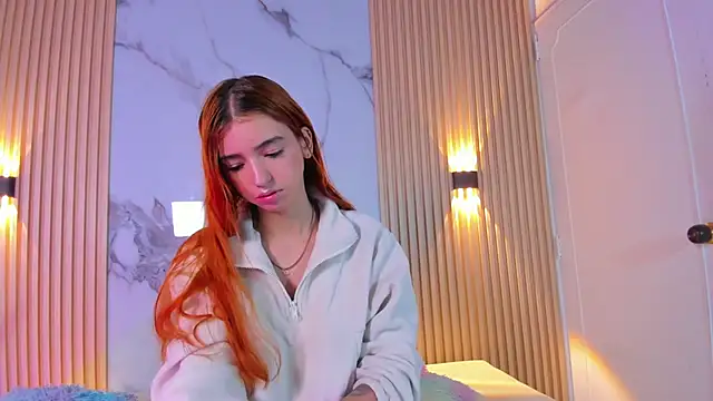 Snapshot of Alana_333 chatting on November 19, 11:10 am Alana 333 online show from November 19, 11:10 am