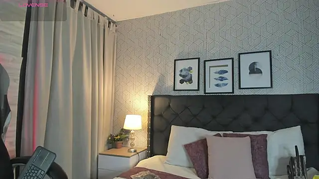 Snapshot of sophie__blare chatting on July 3, 7:09 pm sophie blare online show from July 3, 7:09 pm