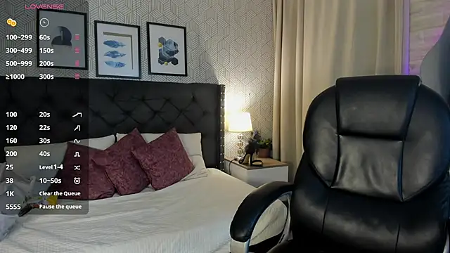 Snapshot of sophie__blare chatting on July 27, 7:10 pm sophie blare online show from July 27, 7:10 pm