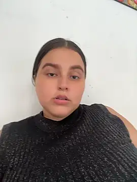 mia-08martinez  online show from May 28, 8:28 pm
