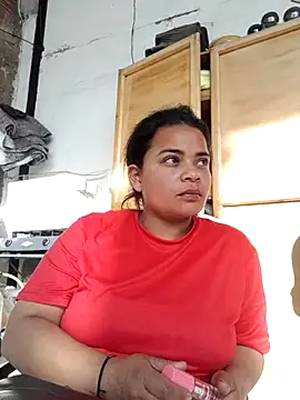 Snapshot of Zaphyra18 chatting on October 19, 9:04 pm Zaphyra18 online show from October 19, 9:04 pm