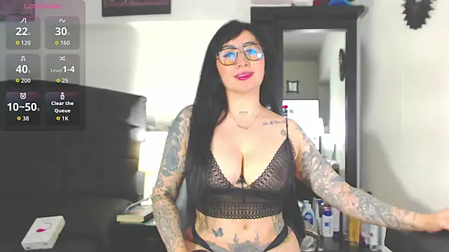 Snapshot of Vicky_hotmilf chatting on October 3, 11:18 am Vicky hotmilf online show from October 3, 11:18 am