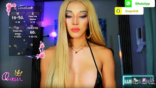 Snapshot of xUrGoddess_Bellax chatting on June 9, 1:28 am xUrGoddess Bellax online show from June 9, 1:28 am