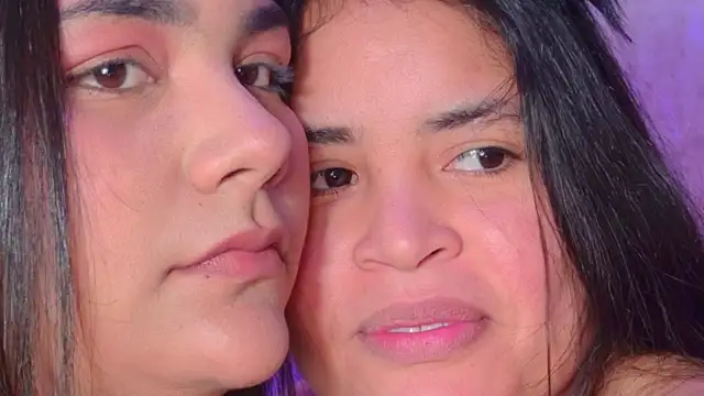 Mia and lexy online show from May 3, 2:28 am