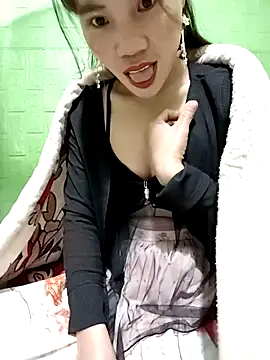 Snapshot of Tin_tanny chatting on November 18, 6:34 pm Tin tanny online show from November 18, 6:34 pm