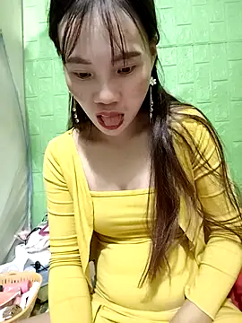 Snapshot of Tin_tanny chatting on November 24, 2:28 pm Tin tanny online show from November 24, 2:28 pm