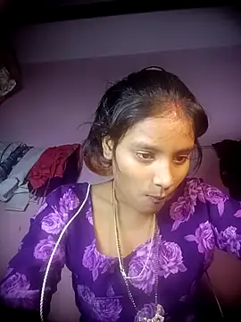 Snapshot of Hot_Mayra_ chatting on December 5, 6:33 am Hot Mayra online show from December 5, 6:33 am