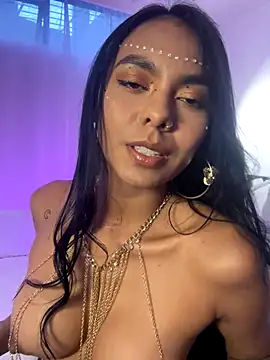 GiorgiaLuxee online show from October 15, 10:10 pm