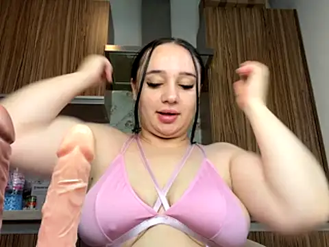 Snapshot of curvybombb chatting on November 8, 7:30 am curvybombb online show from November 8, 7:30 am