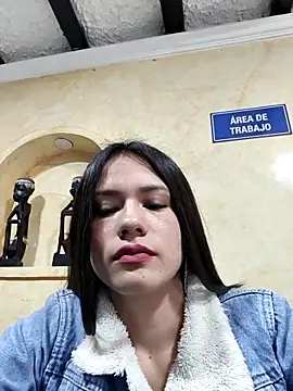 CHARLOTTE  05 online show from October 3, 12:57 pm