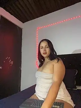 Mollykarterr online show from October 7, 9:45 pm