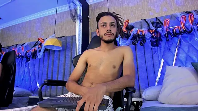 Boss Domiinator online show from November 2, 4:04 am