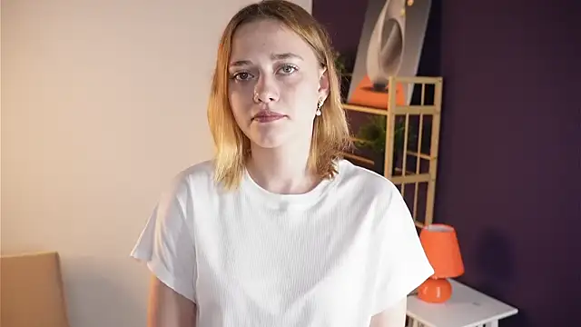 Snapshot of HollieCollelo chatting on September 9, 4:01 am HollieCollelo online show from September 9, 4:01 am