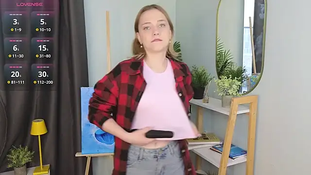 Snapshot of HollieCollelo chatting on October 10, 3:16 am HollieCollelo online show from October 10, 3:16 am