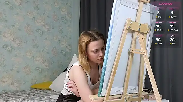 Snapshot of HollieCollelo chatting on November 7, 3:17 am HollieCollelo online show from November 7, 3:17 am