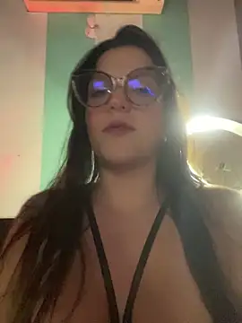 Snapshot of alilith chatting on December 3, 7:56 pm alilith online show from December 3, 7:56 pm