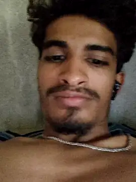 Snapshot of jitendra5834 chatting on April 17, 9:23 am jitendra5834 online show from April 17, 9:23 am