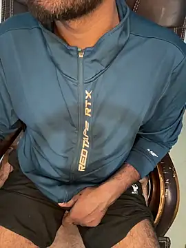 Snapshot of MeekBatgirl chatting on December 16, 6:35 pm MeekBatgirl online show from December 16, 6:35 pm