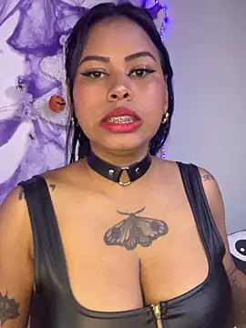 Snapshot of Michluxe_69 chatting on October 23, 11:24 pm Michluxe 69 online show from October 23, 11:24 pm