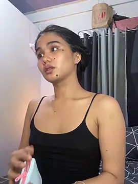 Snapshot of AngelHille chatting on October 30, 9:37 pm AngelHille online show from October 30, 9:37 pm