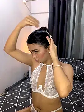 Snapshot of AngelHille chatting on November 3, 7:48 pm AngelHille online show from November 3, 7:48 pm