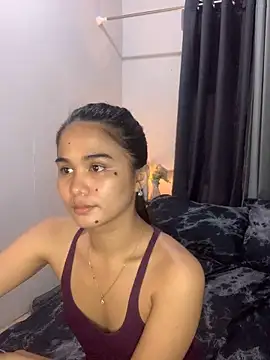 Snapshot of AngelHille chatting on November 6, 5:47 pm AngelHille online show from November 6, 5:47 pm