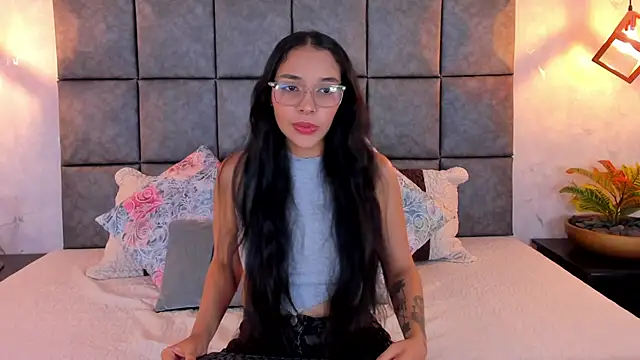 Roseaurora online show from June 18, 10:52 am