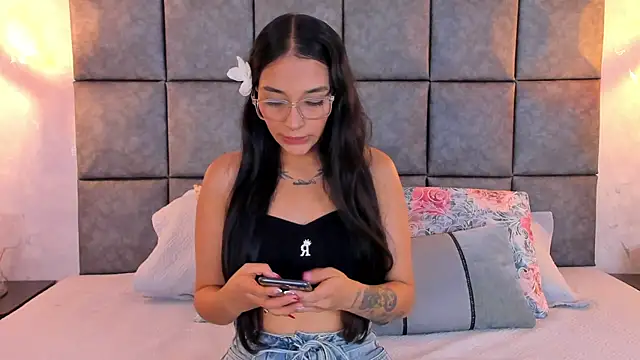 Roseaurora online show from July 6, 11:18 am