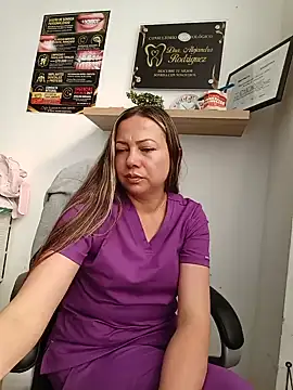 Snapshot of Madisson-04_ chatting on July 22, 1:03 pm Madisson-04 online show from July 22, 1:03 pm