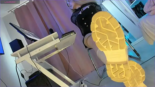 CruelSiren online show from October 11, 5:28 am