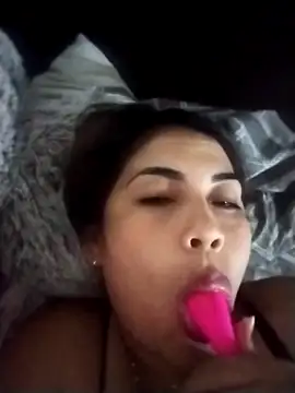 Snapshot of Camila_latina_0 chatting on March 14, 5:02 am Camila latina 0 online show from March 14, 5:02 am