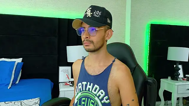 HairyDiamond  online show from September 19, 3:41 am