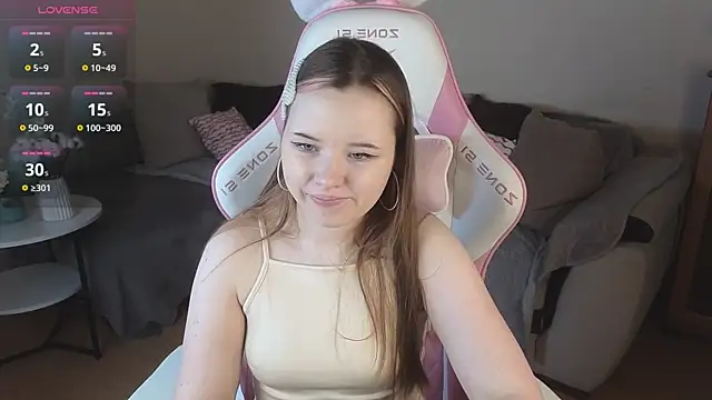 Snapshot of Sweetie_Hope chatting on November 14, 4:38 pm Sweetie Hope online show from November 14, 4:38 pm