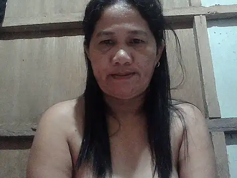 Snapshot of hotmama_063 chatting on July 7, 9:52 pm hotmama 063 online show from July 7, 9:52 pm