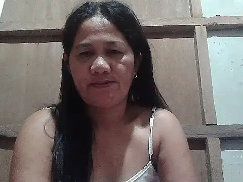 Snapshot of hotmama_063 chatting on July 13, 9:28 pm hotmama 063 online show from July 13, 9:28 pm