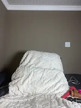 Moonzy77 online show from December 18, 12:11 pm